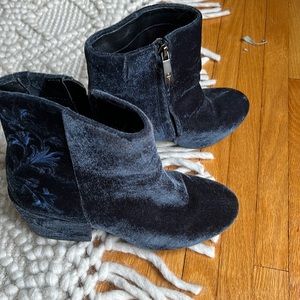 Blue Velvet embroidered booties